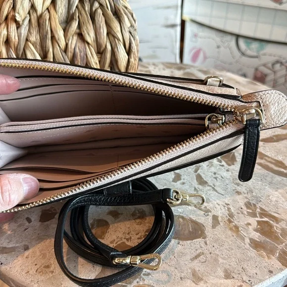 Kate Spade Jackson Crossbody in tan, black and ivory pebbled leather - Picture 3 of 6